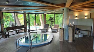 Indoor spa tub