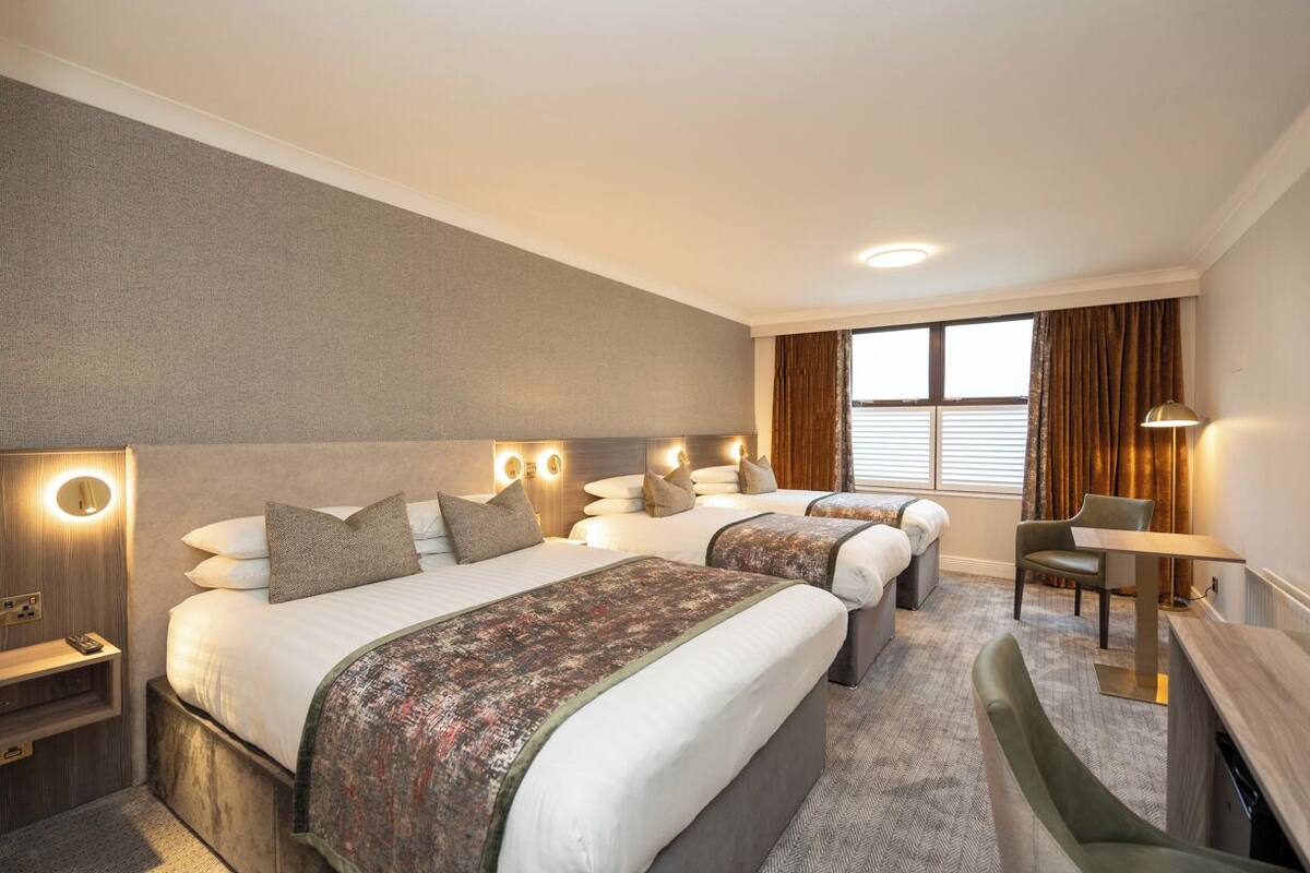 family room | desk, iron/ironing board, free wifi, bed sheets