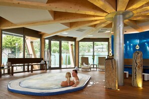 Couples treatment room(s), sauna, hot tub, steam room, body treatments - Brandon House Hotel (New Ross)