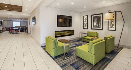 Holiday Inn Express Hotel & Suites Airdrie-Calgary North by IHG