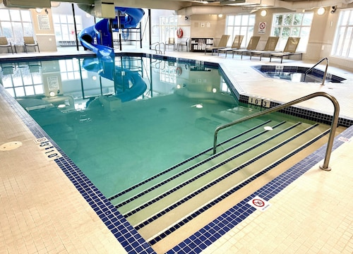 Holiday Inn Express Hotel & Suites Airdrie-Calgary North by IHG