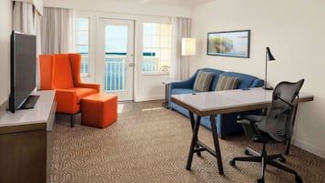 Premium bedding, in-room safe, desk, laptop workspace