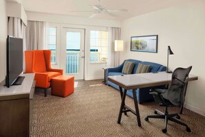 Sengetøy av topp kvalitet, safe på rommet og skrivebord