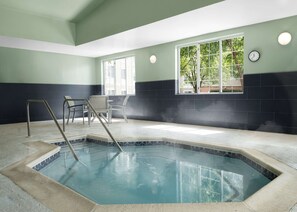 Indoor pool - Homewood Suites by Hilton Somerset (Somerset)