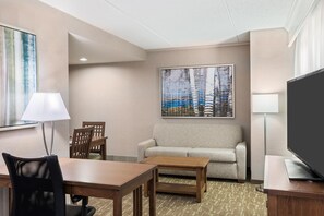 In-room safe, desk, iron/ironing board, free cots/infant beds - Homewood Suites by Hilton Buffalo/Amherst (Buffalo)