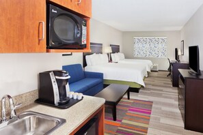 Fridge, microwave, coffee/tea maker - Holiday Inn Express Hotel & Suites Montgomery E - Eastchase by IHG (Montgomery)
