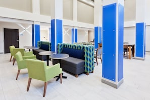 Lobby - Holiday Inn Express Hotel & Suites Montgomery E - Eastchase by IHG (Montgomery)
