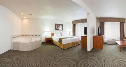 Holiday Inn Express Hotel & Suites by IHG
