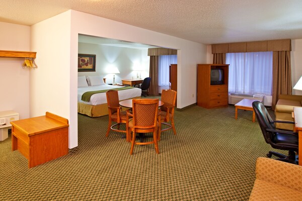 Holiday Inn Express Hotel & Suites By Ihg - West Virginia