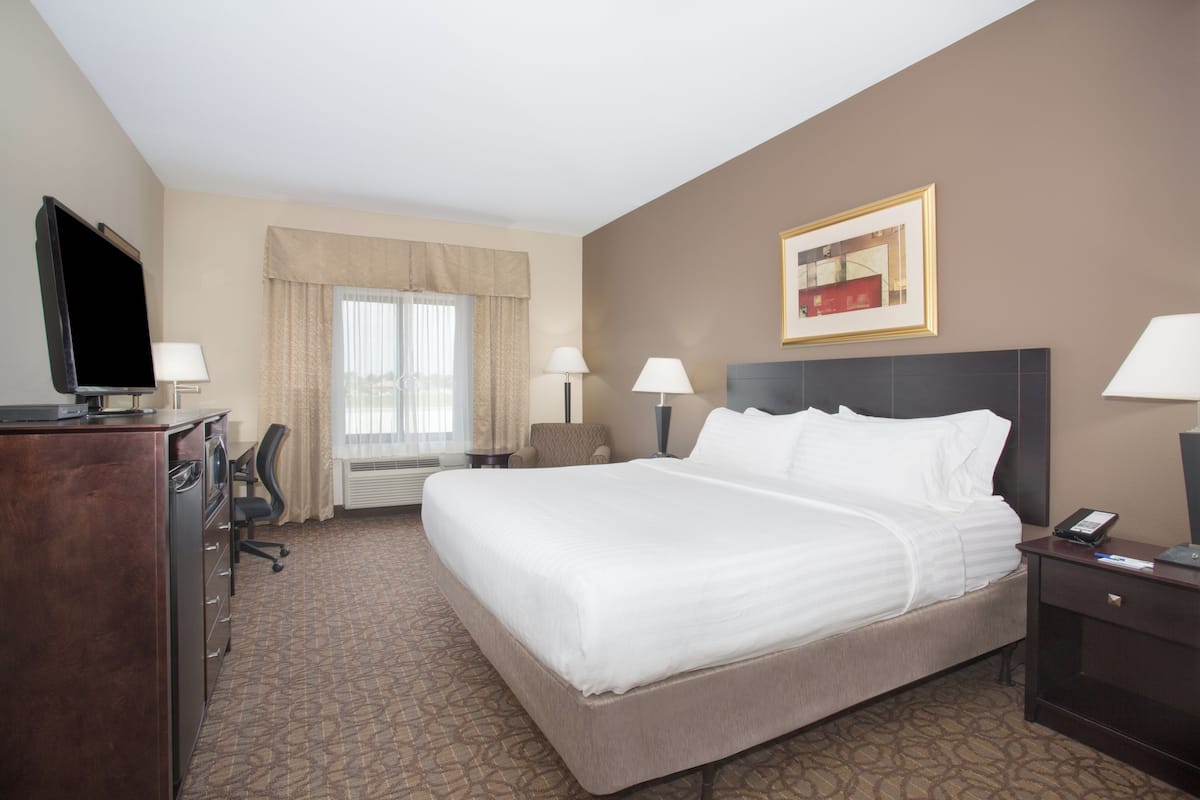 Premium bedding, pillowtop beds, desk, laptop workspace