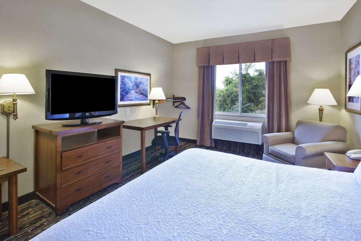 In-room safe, iron/ironing board, free WiFi, bed sheets