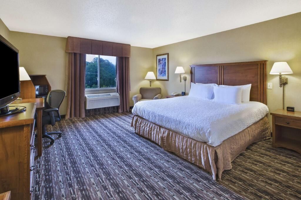 In-room safe, iron/ironing board, free WiFi, bed sheets