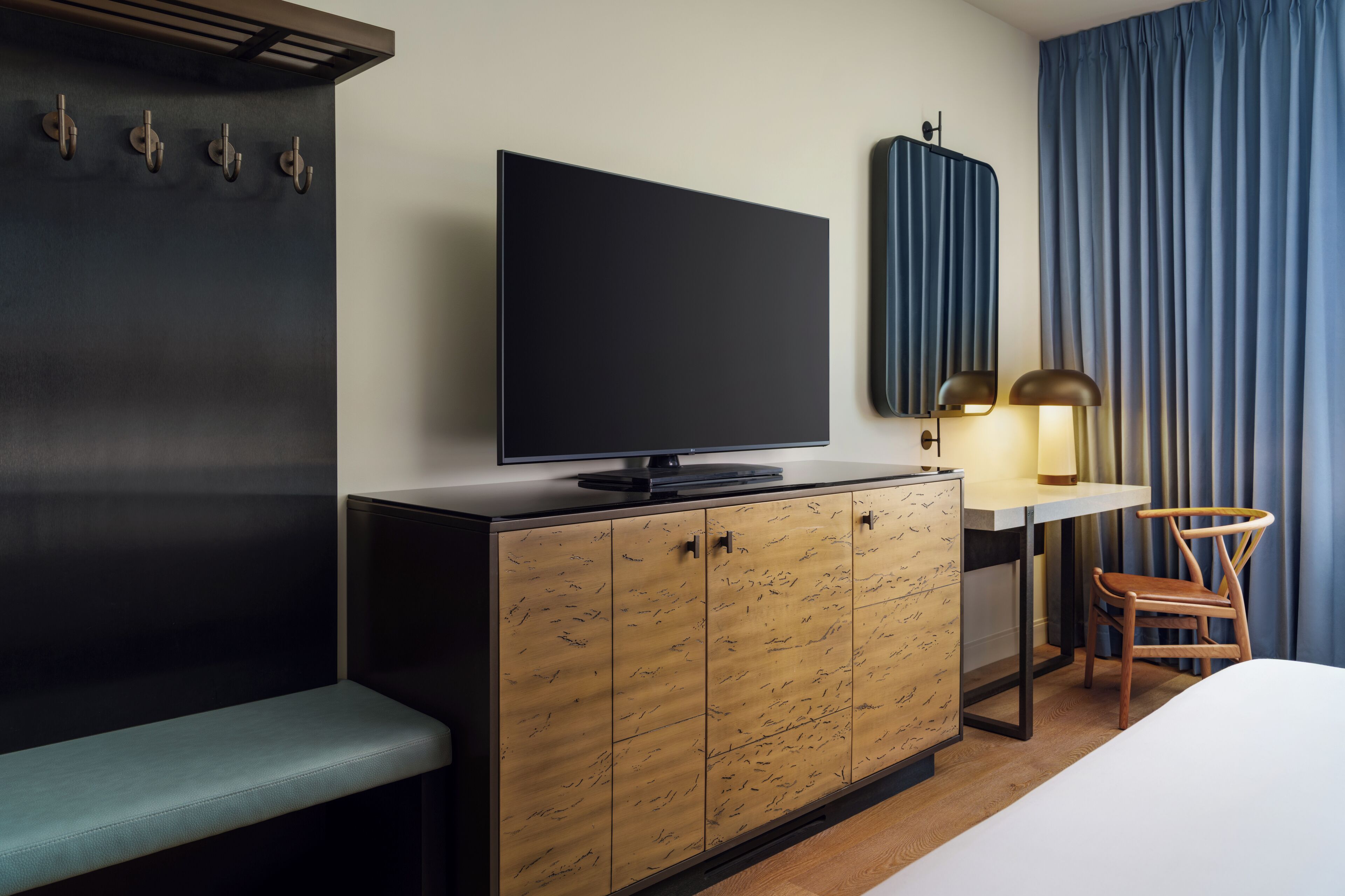 1 bedroom, desk, blackout curtains, free cots/infant beds