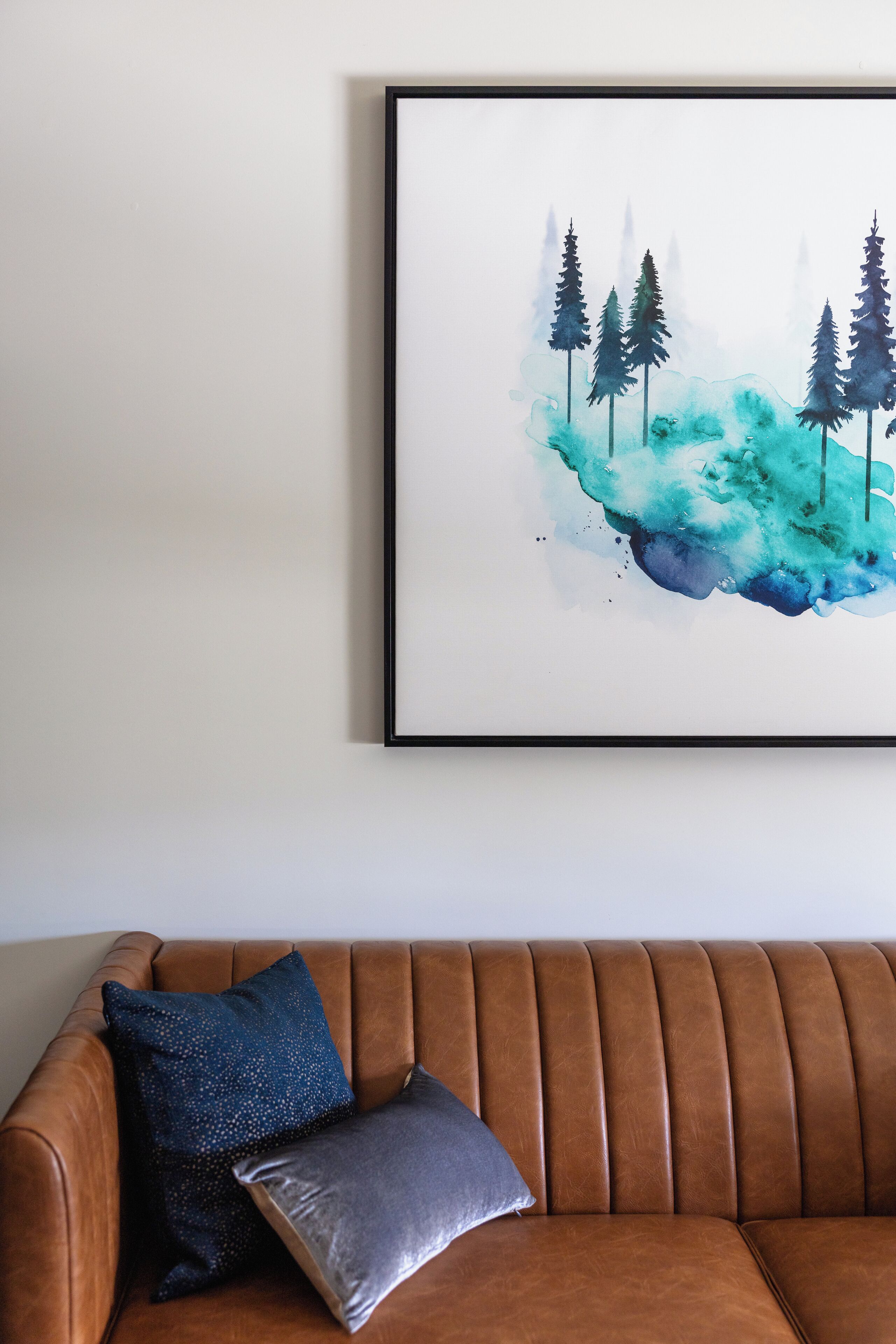 1 bedroom, desk, blackout curtains, free cots/infant beds