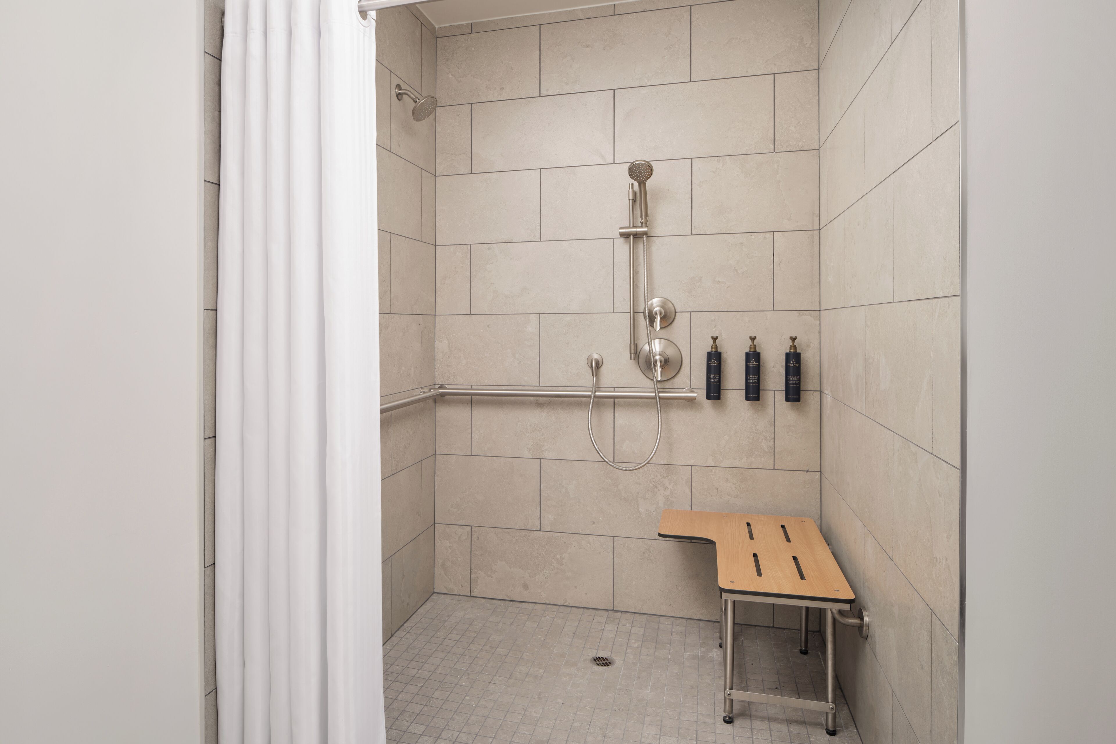 combined shower/bathtub, eco-friendly toiletries, hair dryer, towels