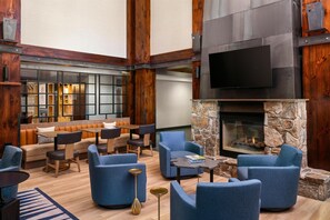 Restaurant - Martis Valley Lodge, Tapestry Collection by Hilton (Truckee)