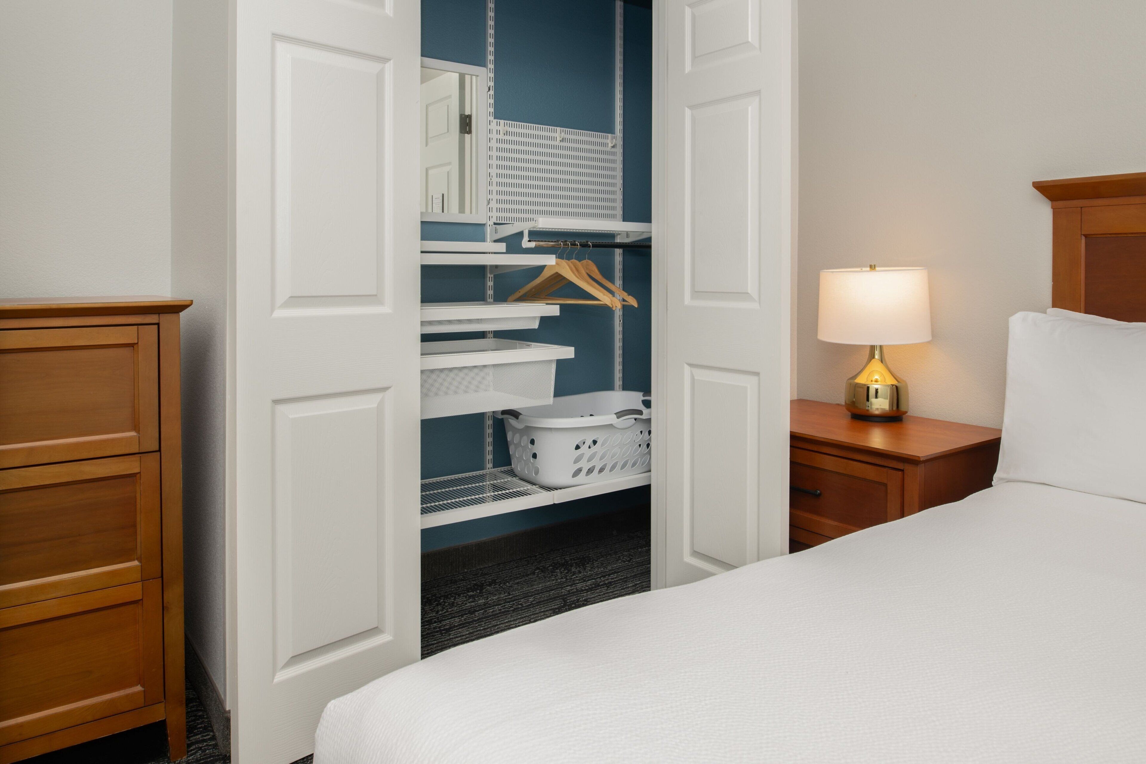 premium bedding, in-room safe, desk, laptop workspace