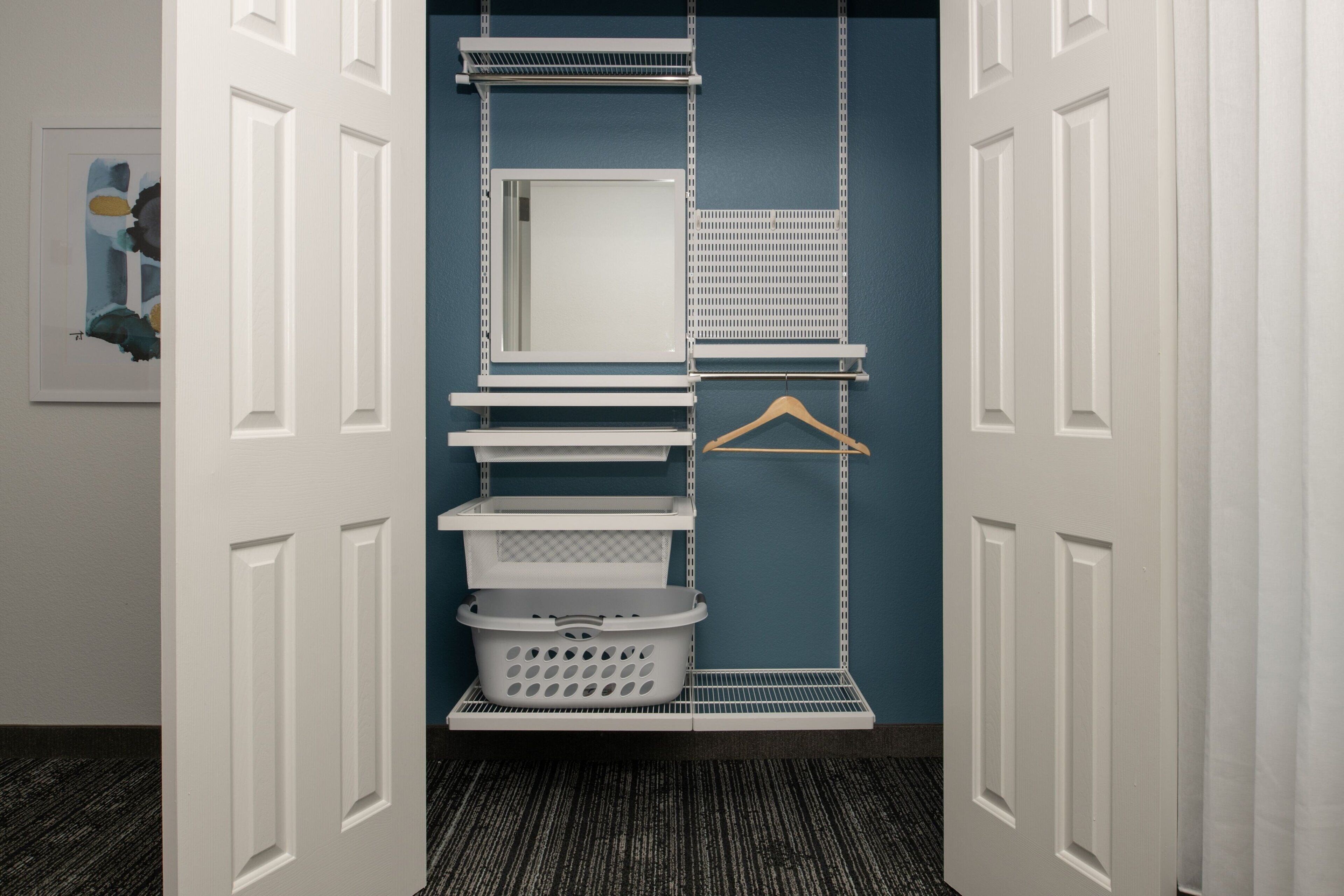 premium bedding, in-room safe, desk, laptop workspace