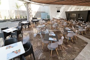 Petit déjeuner buffet compris tous les jours