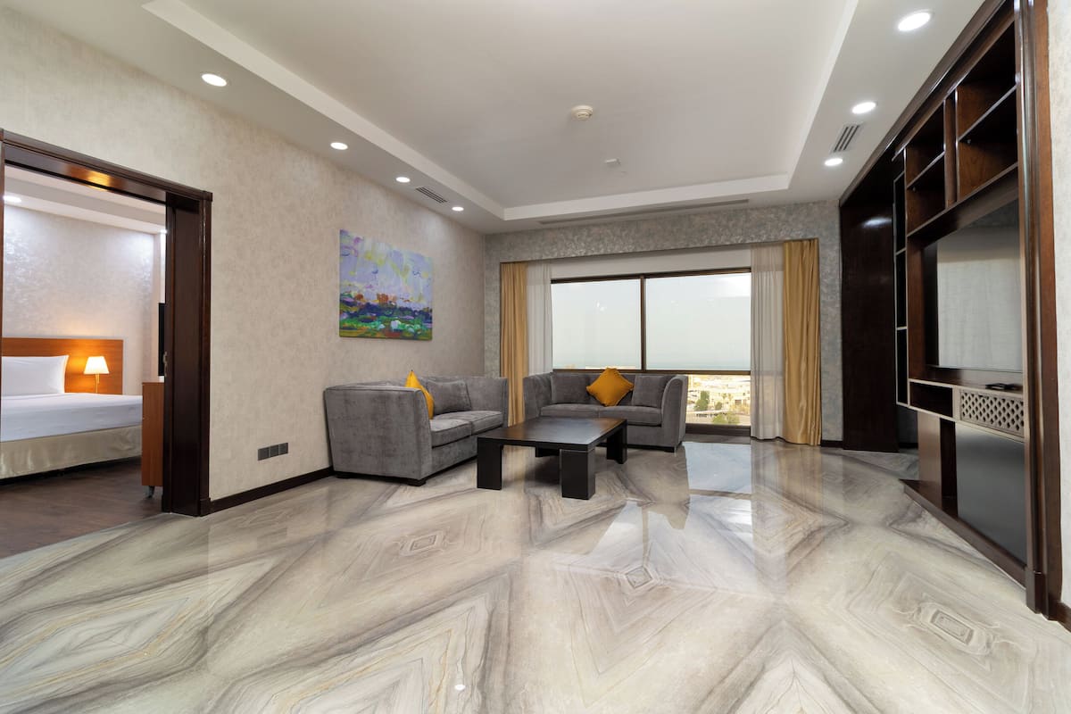 Suite, 3 Bedrooms, Club lounge access, Sea View (Dining, Kitchen)