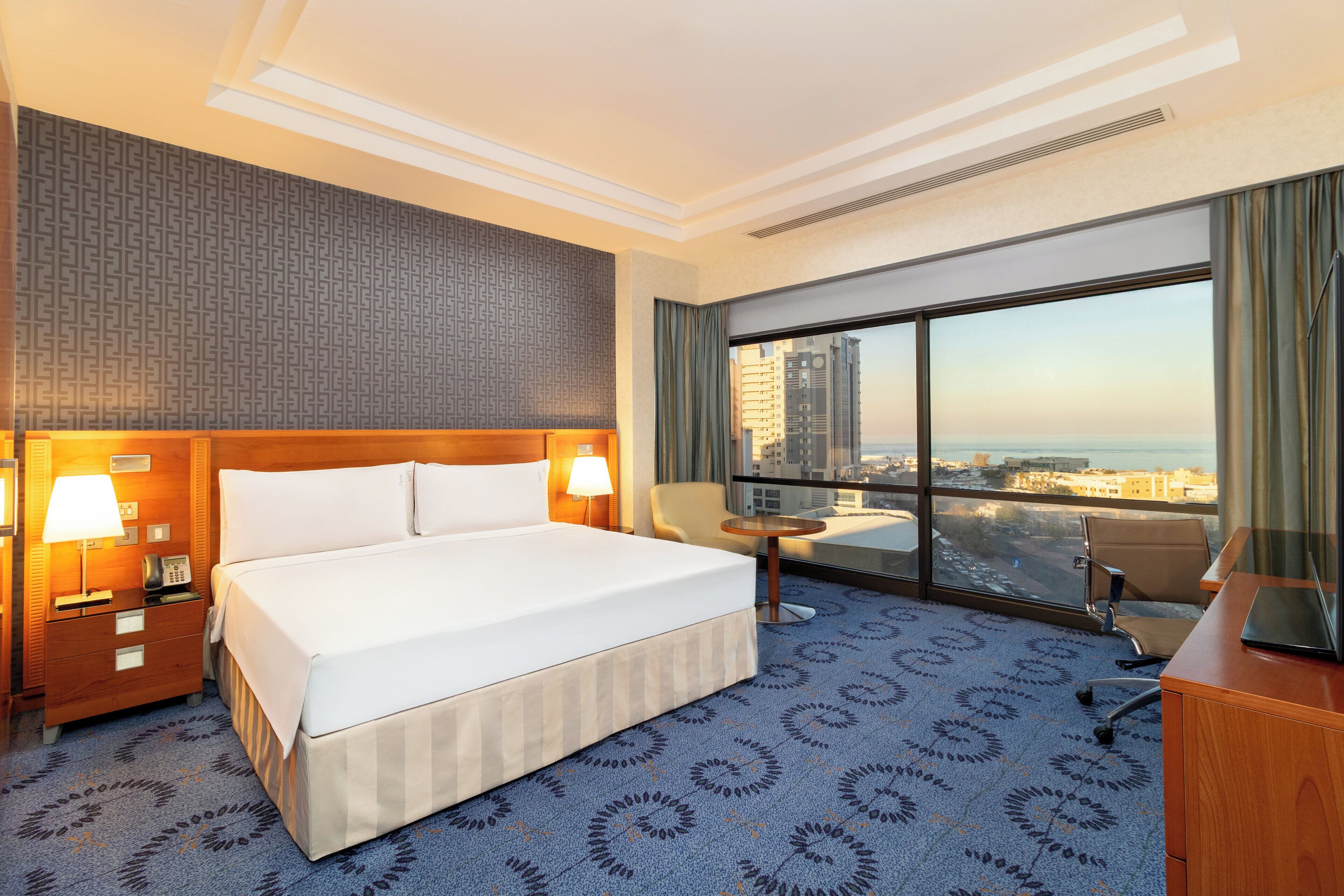 1 bedroom, minibar, in-room safe, desk