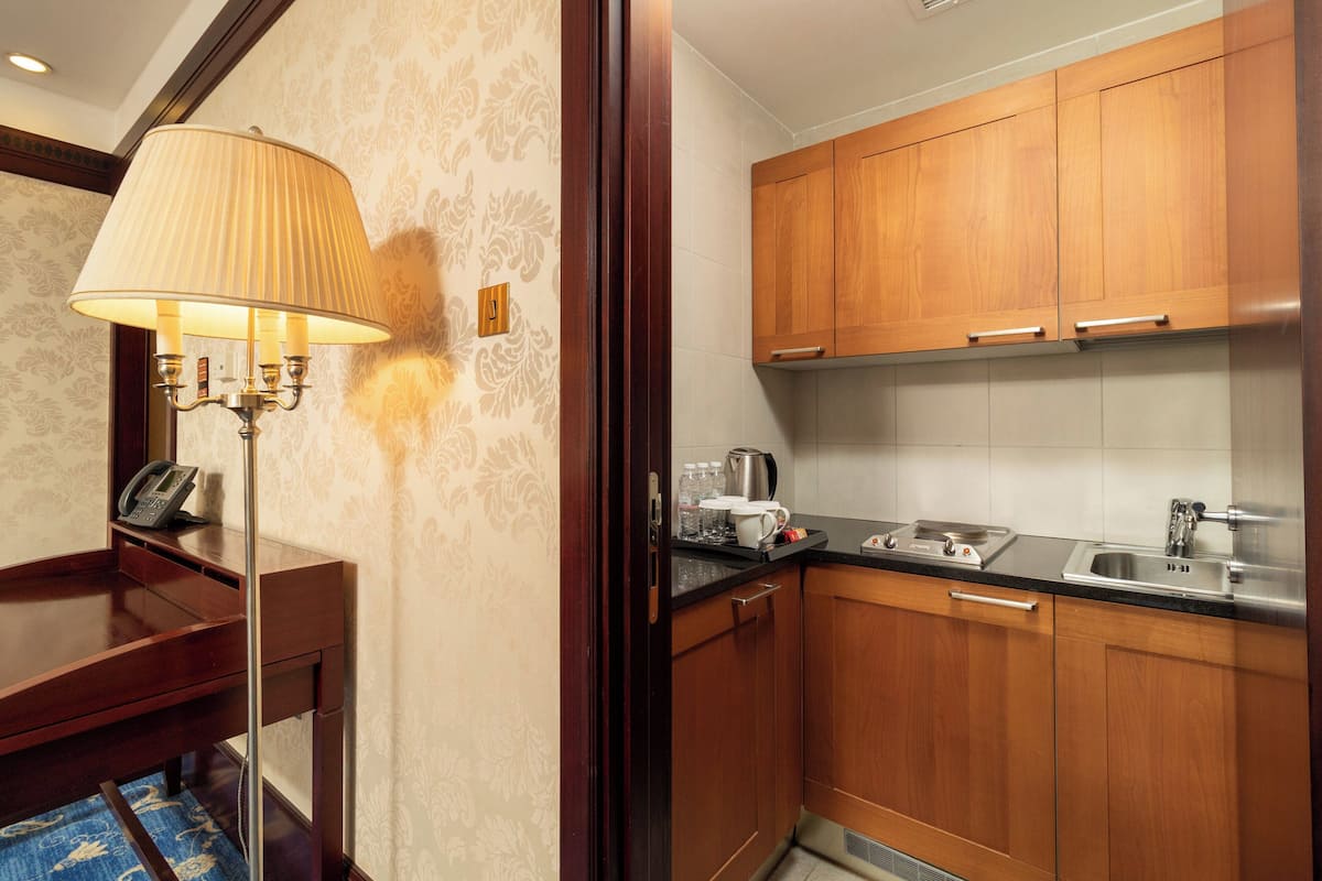 Suite, 1 King-Bett, Zutritt zur Club Lounge, Meerblick