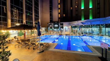 Outdoor pool, sun loungers