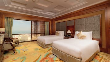 Suite, 2 Bedrooms, Club Lounge Access, Sea View (Jetted Tub) | Minibar, in-room safe, desk, blackout drapes