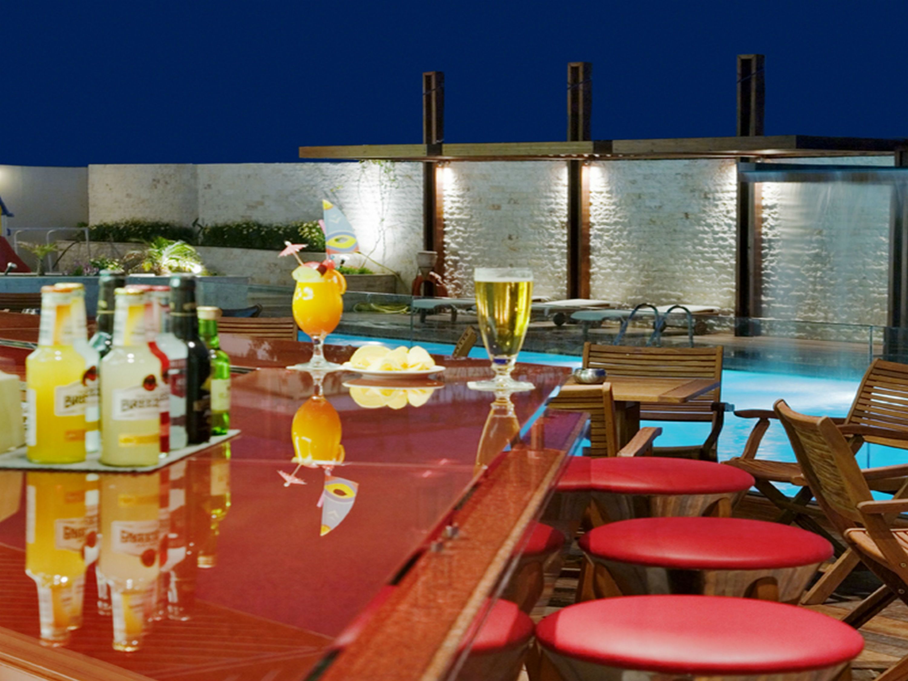 Poolside bar