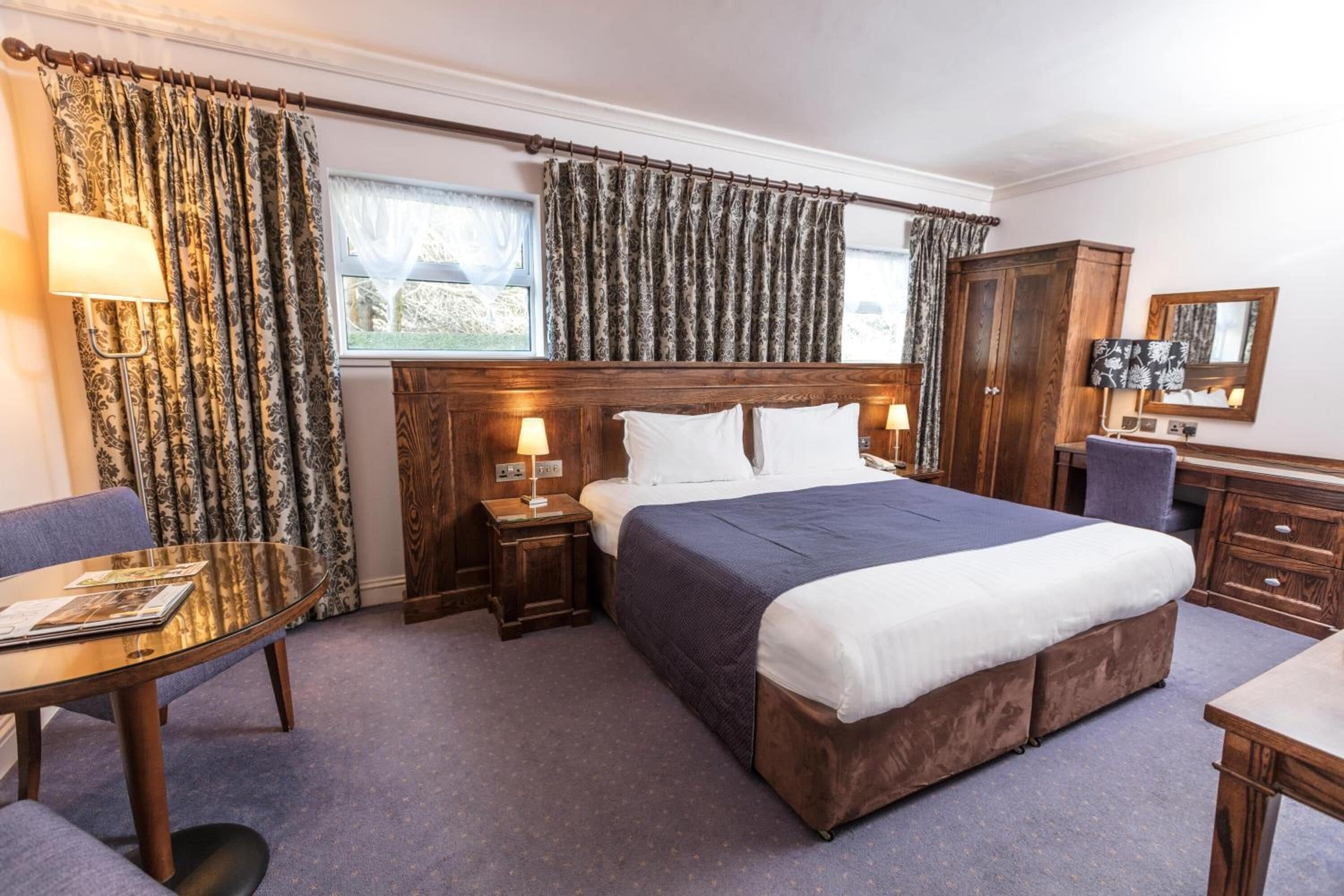 Desk, blackout drapes, free WiFi, bed sheets