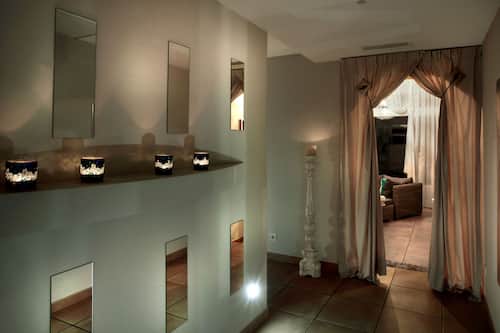 Sauna, hot tub, steam room, body treatments, body wraps, body scrubs