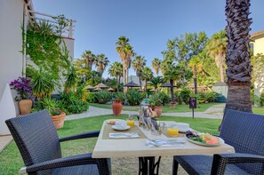 Tägliches Frühstücksbuffet gegen Gebühr