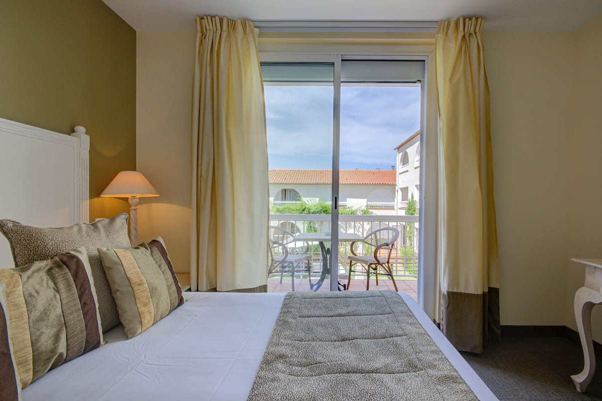 1 bedroom, minibar, in-room safe, desk