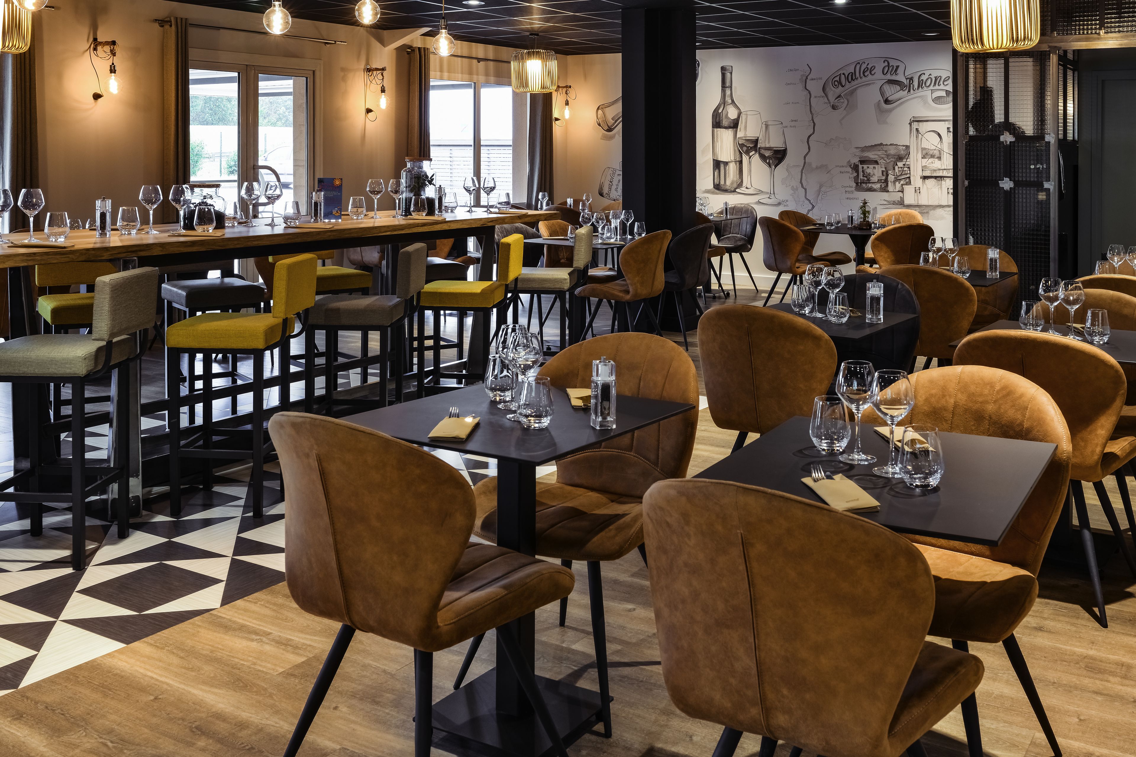 Lunch and dinner served