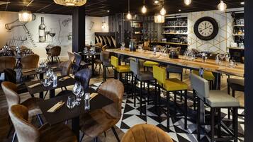 Lunch and dinner served