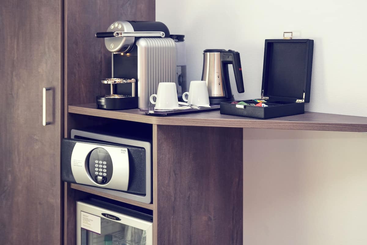 privilege, room, 1 double bed | in-room dining