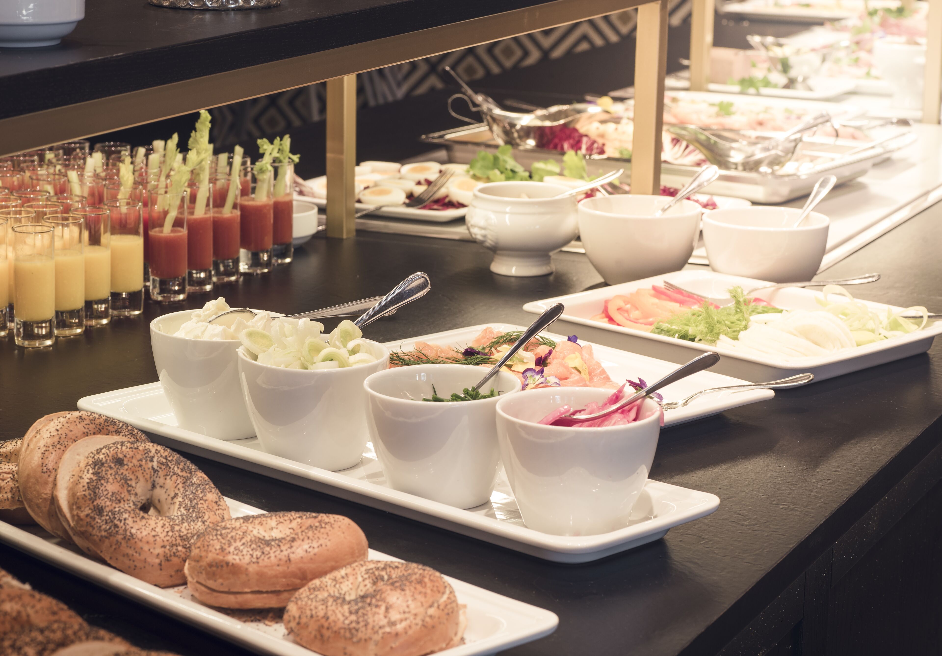 包含每日自助早餐