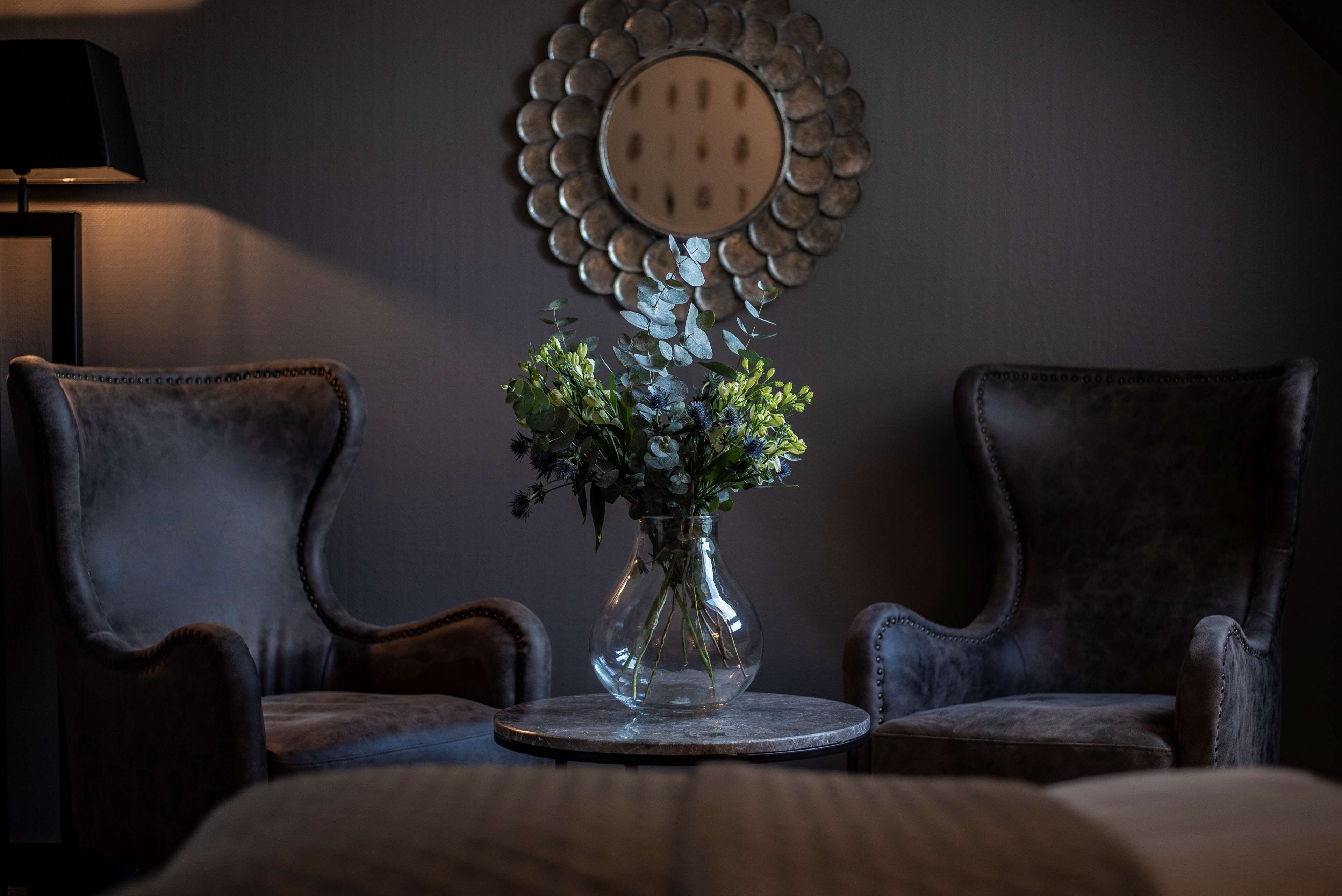 deluxe room, 2 single beds, non smoking | 1 bedroom, individually decorated, individually furnished, desk