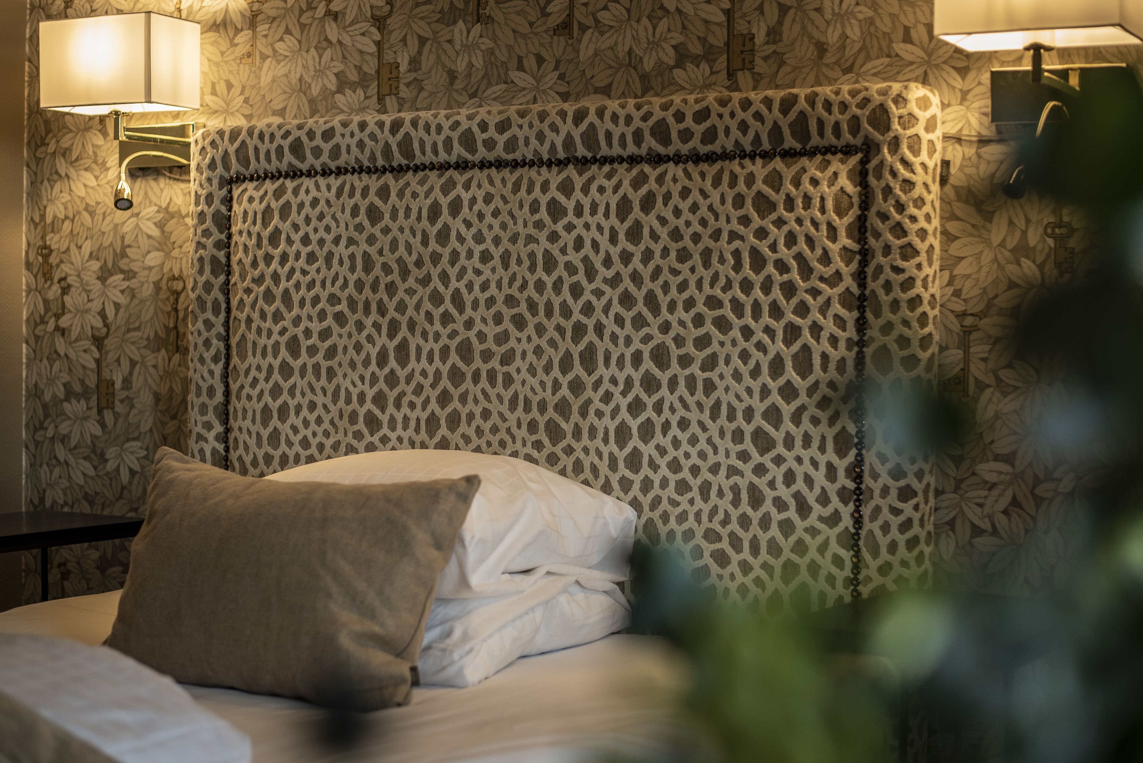 standard room, 1 double bed, non smoking (small double room) | 1 bedroom, individually decorated, individually furnished, desk