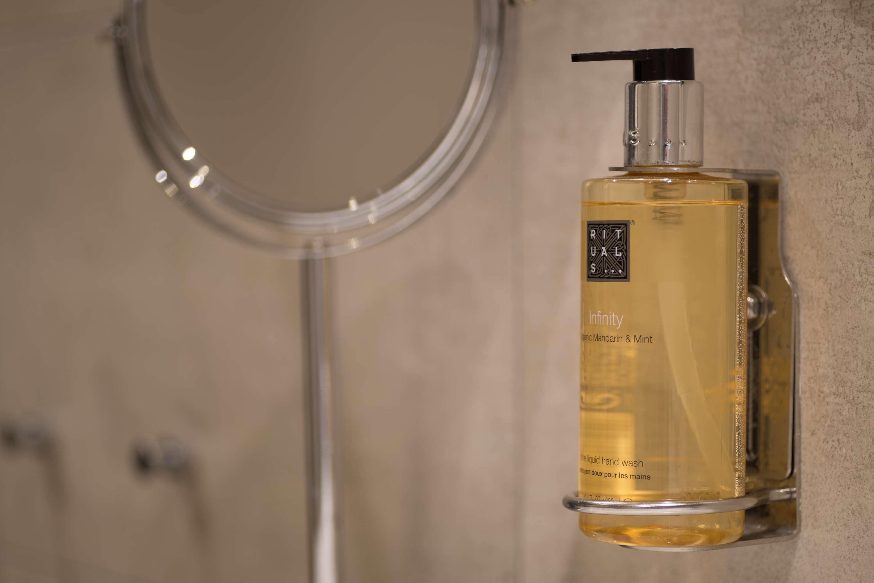 superior room, 2 single beds, non smoking | bathroom | shower, free toiletries, hair dryer, towels