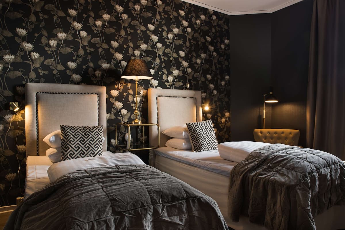 superior room, 2 single beds, non smoking | 1 bedroom, individually decorated, individually furnished, desk