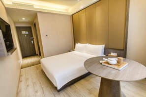 Internet, alarm clocks - Ji Hotel (Suzhou)