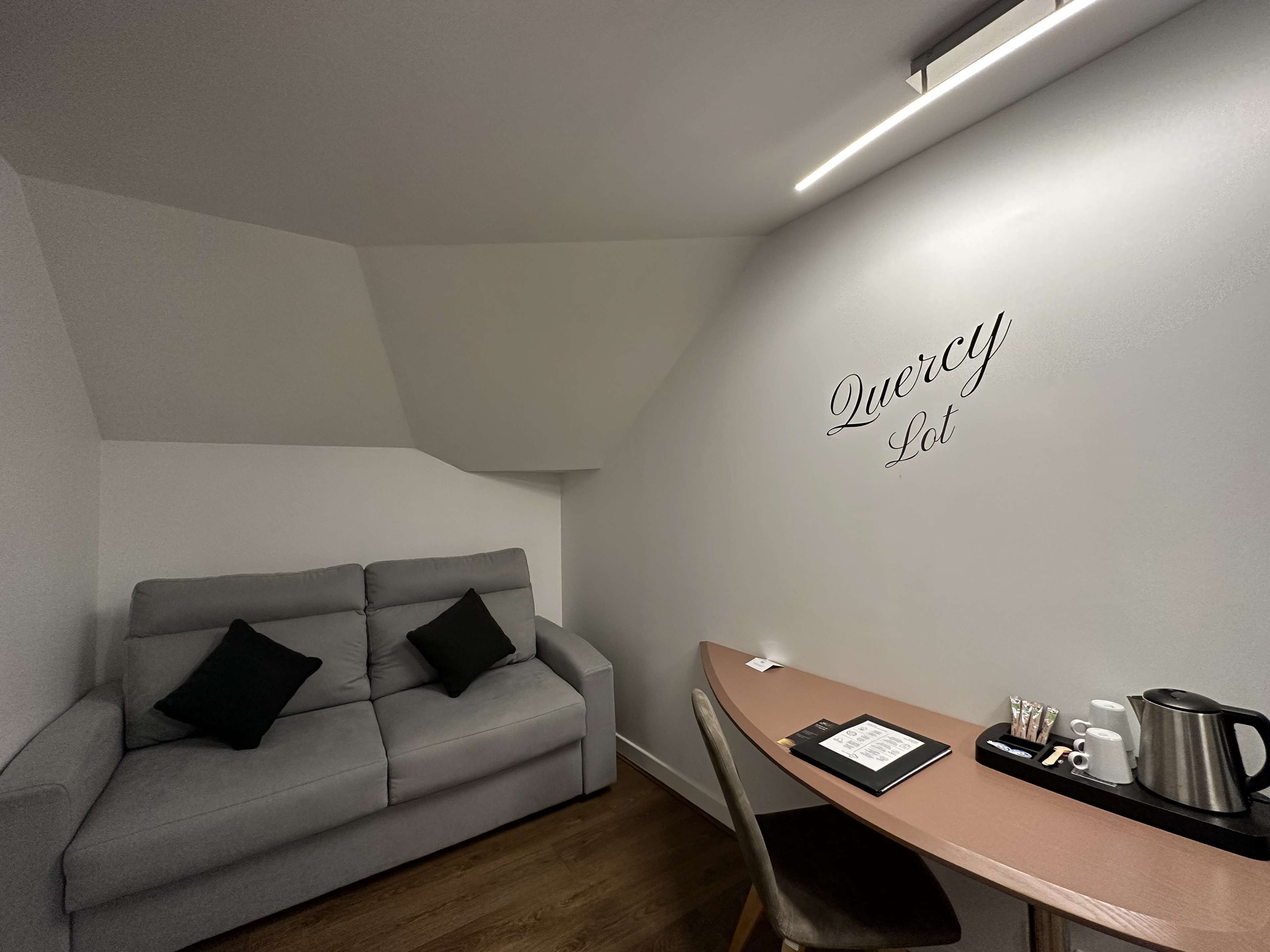 family room, multiple beds, kitchen | room amenity