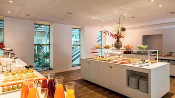 Daily buffet breakfast for a fee