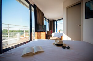 Comfort-Dreibettzimmer | Schreibtisch, schallisolierte Zimmer, Bügeleisen/Bügelbrett