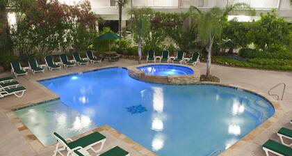 Casa Del Mar Beachfront Suites