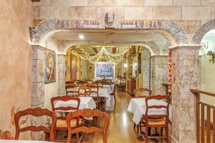 包每日自助早餐