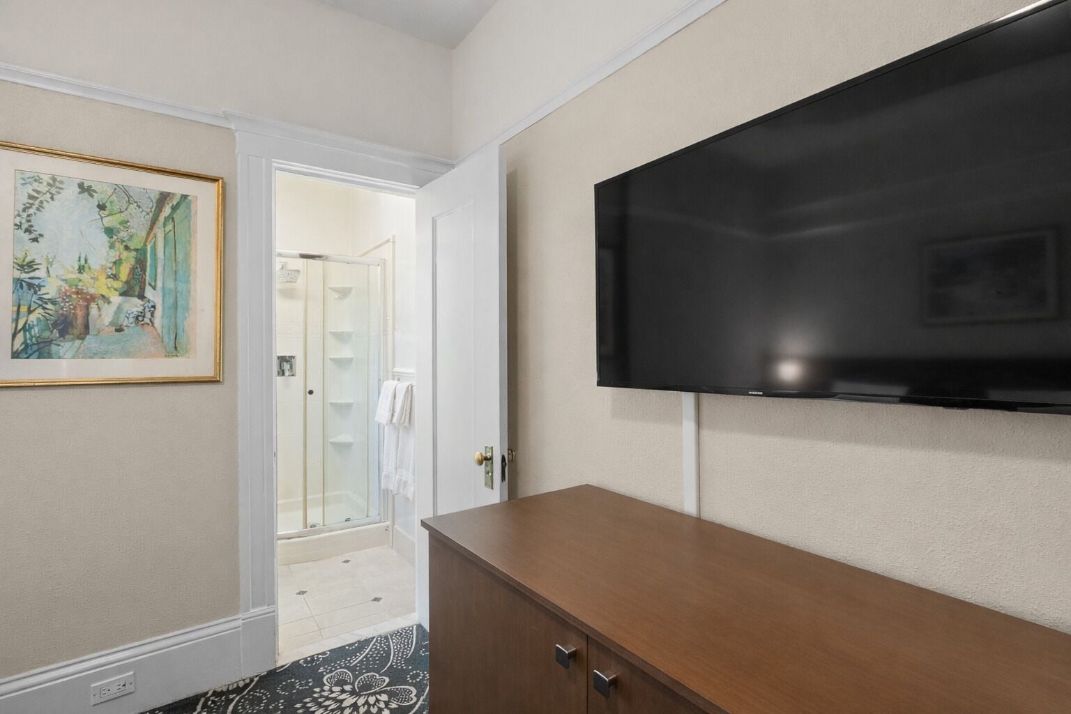 Photo - Cornell Hotel