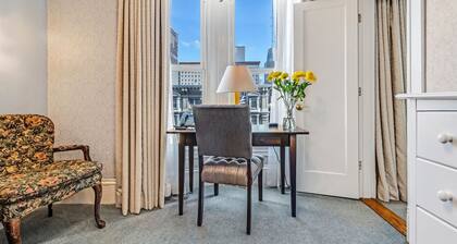 Cornell Hotel de France