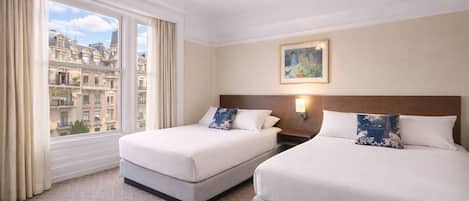 Habitación, 2 camas Queen size | Caja de seguridad en la habitación y decoración personalizada